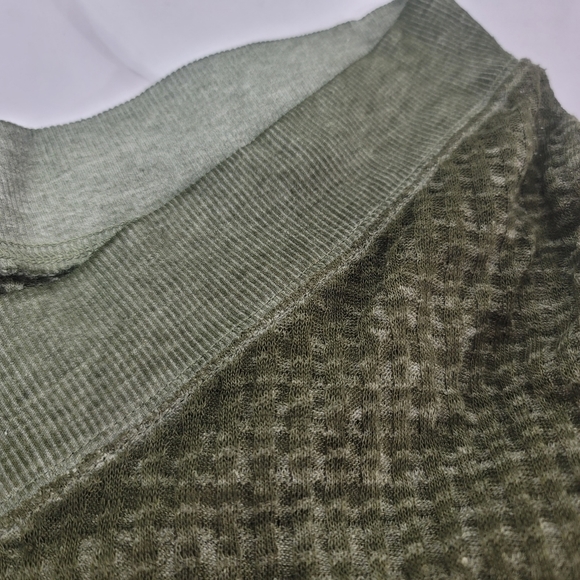 Free People Oversized Longsleeve Waffle Knit Sweater MSRP$112 - Picture 8 of 9
